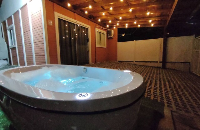 AIR-CONDITIONED HOUSE WITH WHIRLPOOL NEAR BETO CARRERO. House 1-DuMar Accommodation