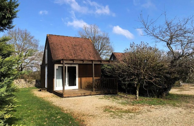Air-conditioned Quercy Chalets (30m²) 6 people