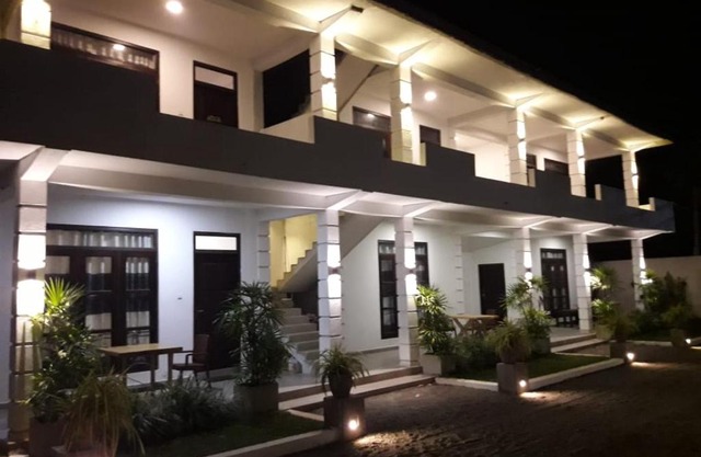 Airport Grand Holiday Home