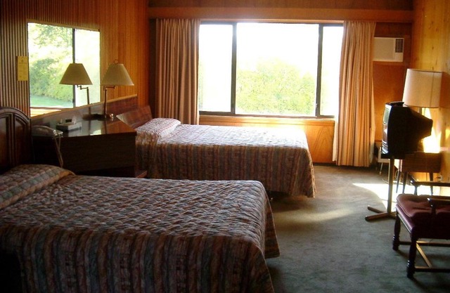 Airport Inn