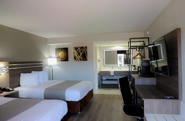 Airport Inn