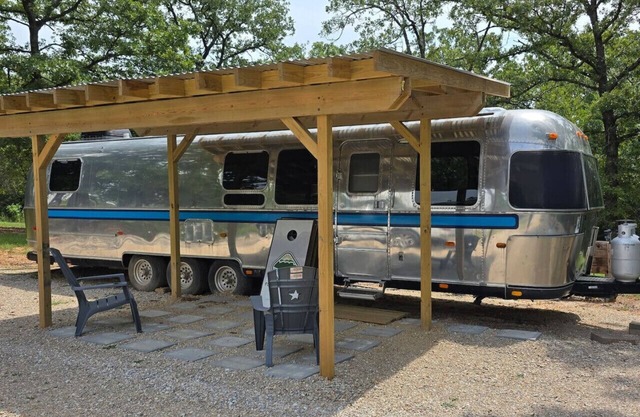 Airstream 34 at Gamble Hollow