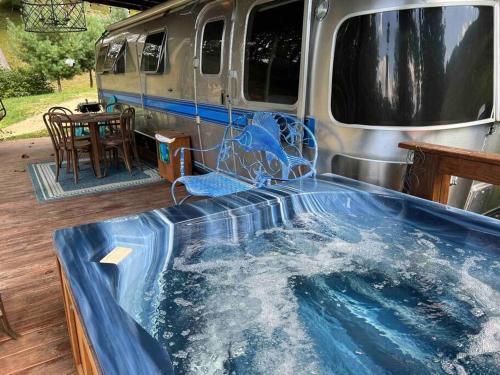 Airstream at a Petting Zoo w/Hot Tub