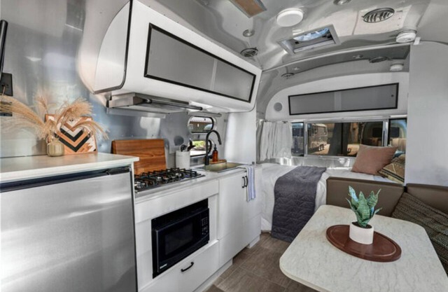 Airstream - (Cherry)