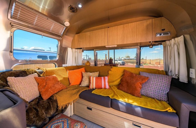 Airstream w/Private Hot Tub (Unit E) - 5 Person Airstream with Private Hot Tub