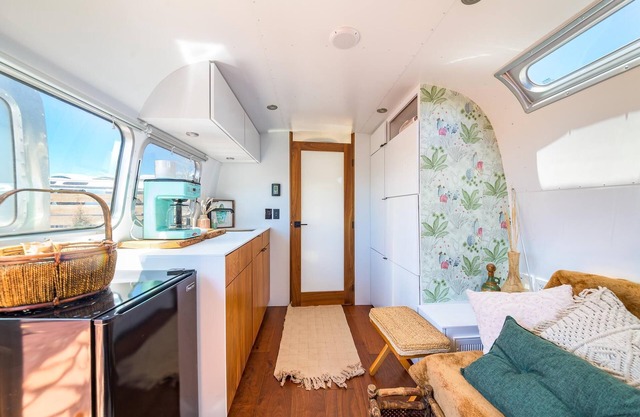 Airstream w/ Private Hot Tub (Unit J) - 4 Person Airstream with Private Hot Tub