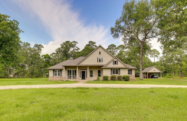 Airy Dayton Vacation Home w/Deck + Private Yard!