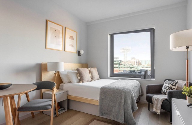 Airy Fenway Studio w/Gym, nr Restaurants & Shops, by Blueground