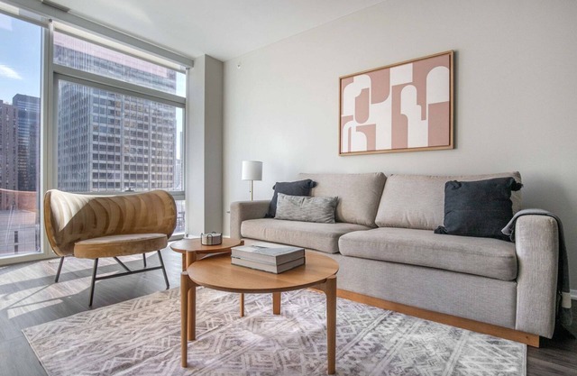 Airy Streeterville 1BR w/Indoor Pool, close to Navy Pier, by Blueground