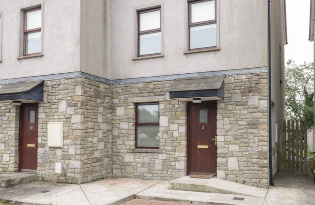 AISLING, pet friendly, with open fire in Foxford, County Mayo