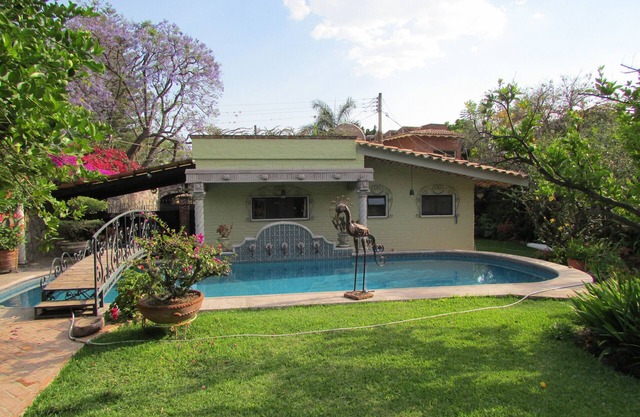 Ajijic Centro. Tranquility, security & privacy - Exclusive use of 34' lap pool.