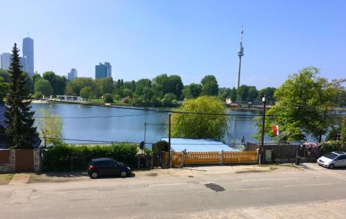 AJO Apartments - Alte Donau Lake or Garden View Balcony Studio - Self-Check-in