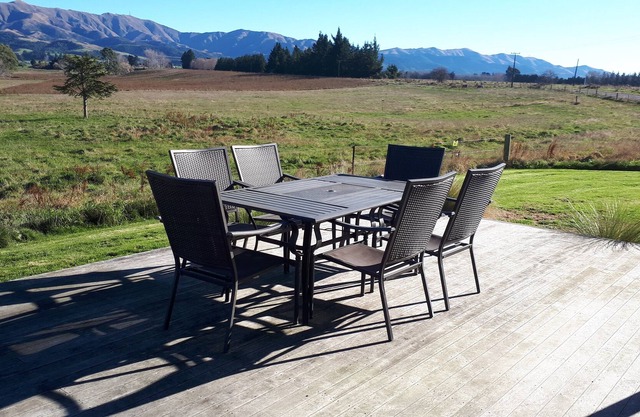 AKATERE LODGE: 6 bdm. Tranquility. Great Views. Comfort. Parking. Free Wifi.