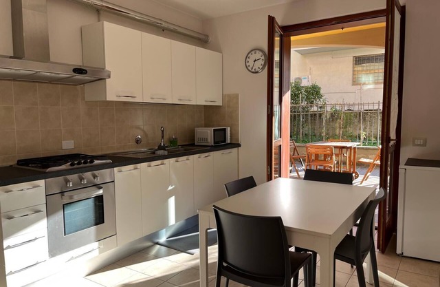 Alò - One Bedroom Apartment, Sleeps 2