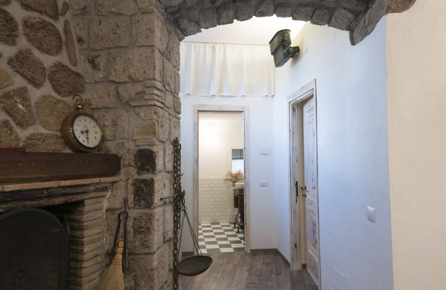 "AL BORGO DI SOPRA" is located in the medieval villages of Ronciglione.