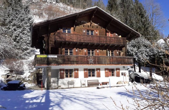 AL Champéry (Valais) conf apartment 4-6p, 2nd floor in wooden chalet, winter or summer.