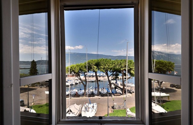 Al Porto Vecchio by Theater Home - with parking space and marvellous lake view