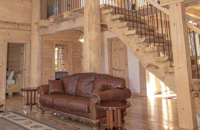 Alaskan Chalet-Love Nature
