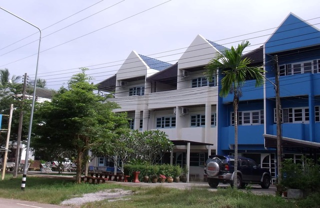 Albatross Guesthouse Thungwualaen Beach