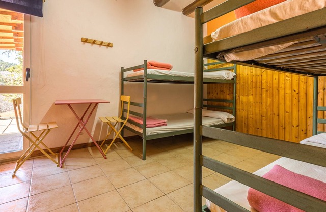 Alberg La Solana - 21 - Quadruple Room (3 - 4 Guests)
