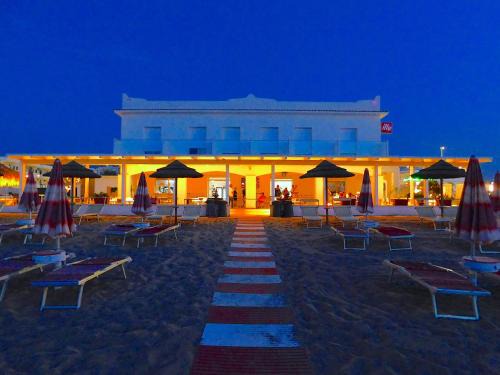 Albergo Diomedee Rooms on the Beach