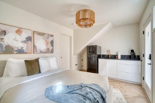Alberta Arts District Hideaway- Stylish Studio
