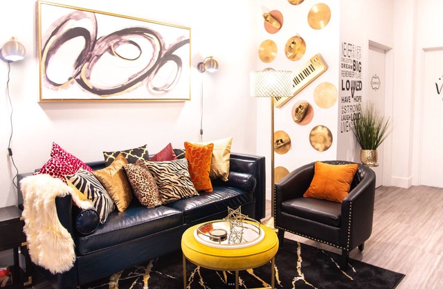 *Alberta Musical Condo: Parks, Eateries, Shops