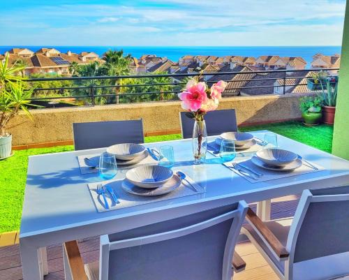 Alcaidesa, luxury apartment with sea views