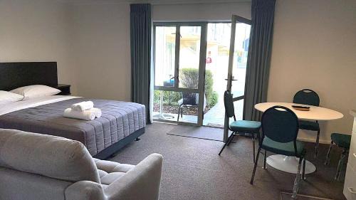 Alcala Motor Lodge