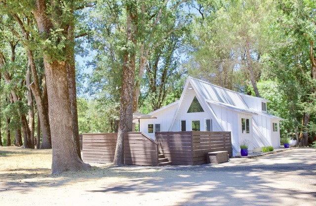 Alder Lodge - Peaceful Valley Retreat