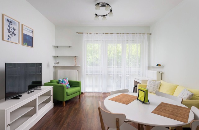 Aleja Krakowska Homely Apartment