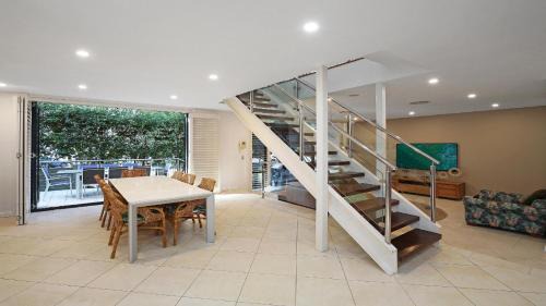 Alemar Close To Beach, Shops and Cafes Accom Holidays