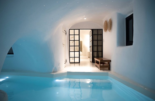 Aleria Luxury Cave (private pool)