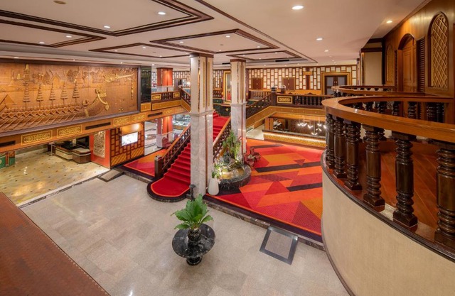 Alexander Hotel