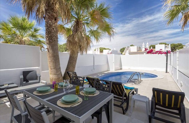 Algarve Vicky Rae Luxurious Villa - 3 Suites with Private Pool 5min from Beach