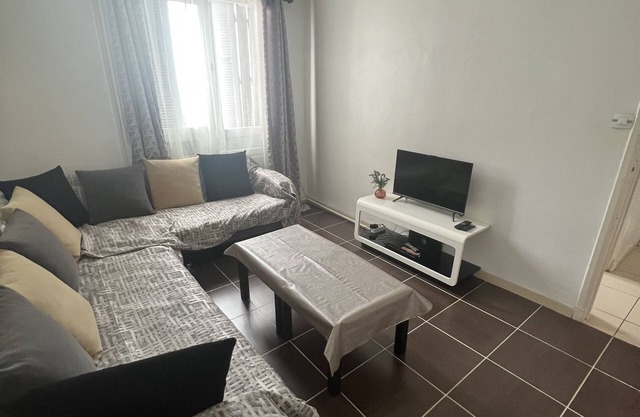 Alger Centre : Appart Place du 1 er Mai / free WIFI/ 40 euros per night