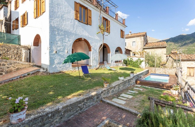 ALICE, 3 bedrooms villa with Private swimming pool and outdoor