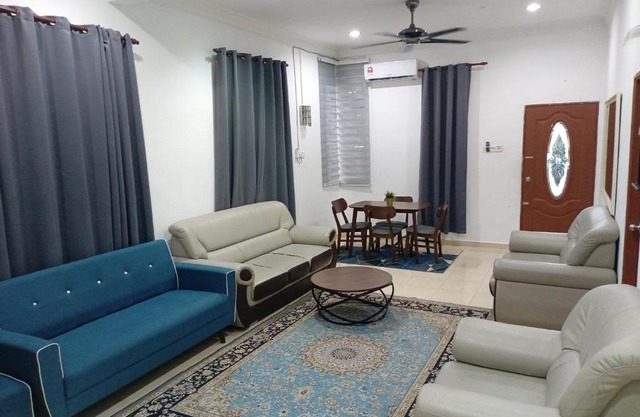 ALIKHA Homestay Sura Dungun