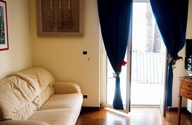 Alisea - rooms in villa with pool and free parking