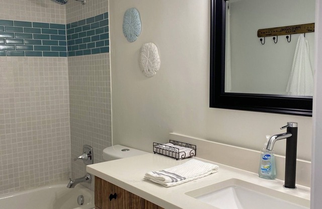 All American Beach town, 1 bedroom, AC, security & location, location, location