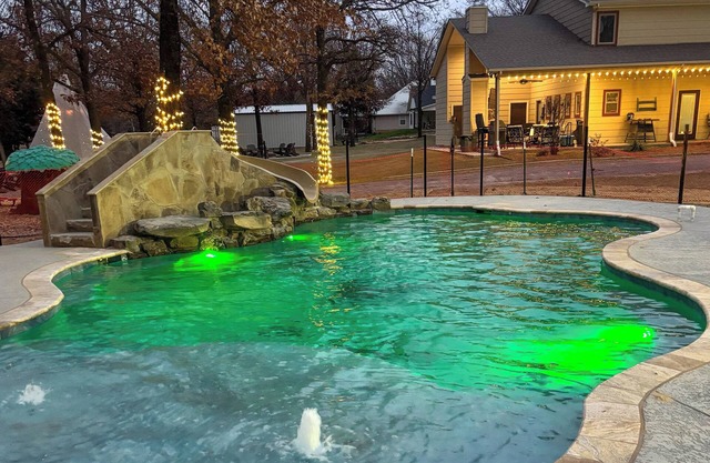 All-Encompassing Family Retreat Near Lake Texoma!