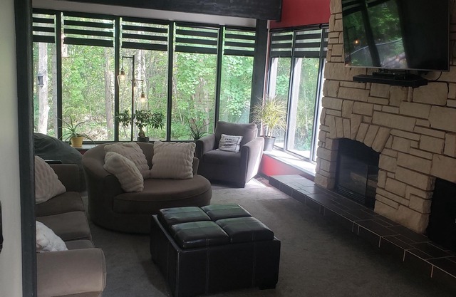 All in one getaway! Indoor pool, hot tub, sauna and more! Close to lake+shopping