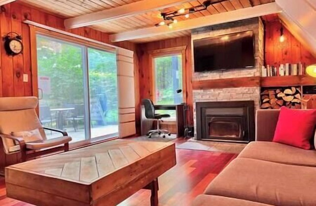 All-inclusive chalet with SPA near Mont Orford