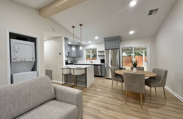 ⁂ All-New ⁂ AC/Heat⁂W/D⁂ AC⁂ Pet Friendly ⁂ Yard⁂