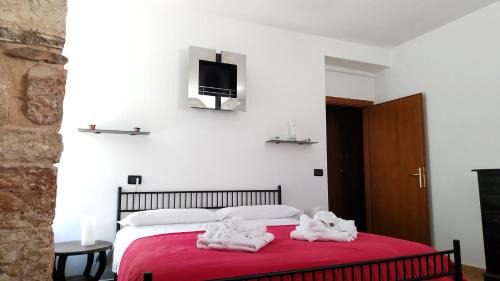All'Ombra di Santa Chiara 8 ospiti 340 mt da Carlo Acutis MyAssisiSuite punteggio azienda 9,9 CENTRALISSIMO Piano Terra 2 ingressi 3 camere 2 bagni DOCCIA E IDROMASSAGGIO Ristrutturato Perfetto