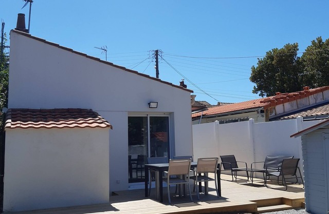 All on foot! Charming house and garden in the quiet heart of Pornic