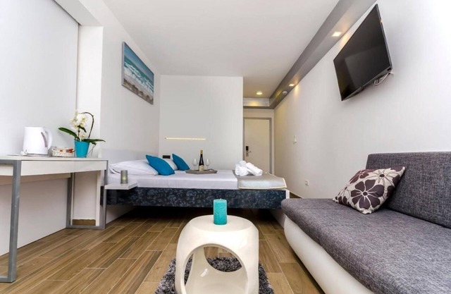 All Saints Suites B&b Kastela