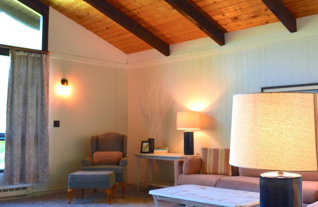 All-Season Mountain Lodge - skiing, hiking, biking, near Windham & Hunter NY