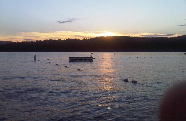 All Season Waterfront spacious 2 br condo on Newfound Laken