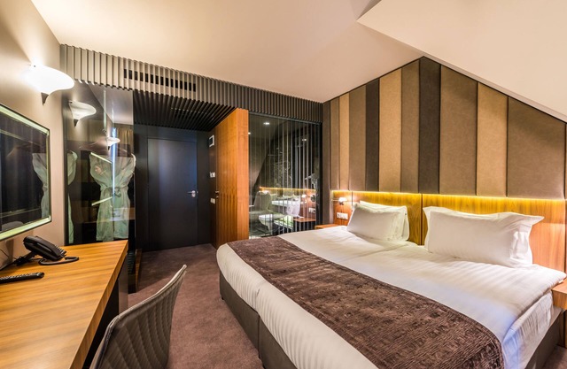 All Seasons Residence Hotel
